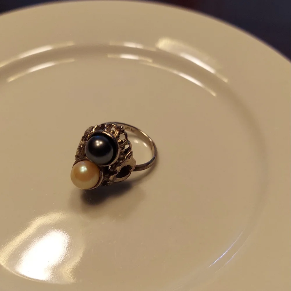 Vintage 10k WG Plated Silver White & Black Pearls Chunky Adjustable Ring RARE